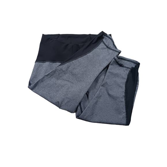 Lululemon Train Times Crop 17" Heathered Black Leggings in Size 8 - Picture 10 of 11